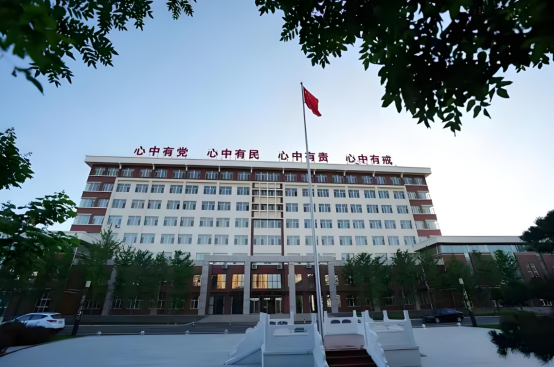 盼盼木门经典案例——赤峰市委党校